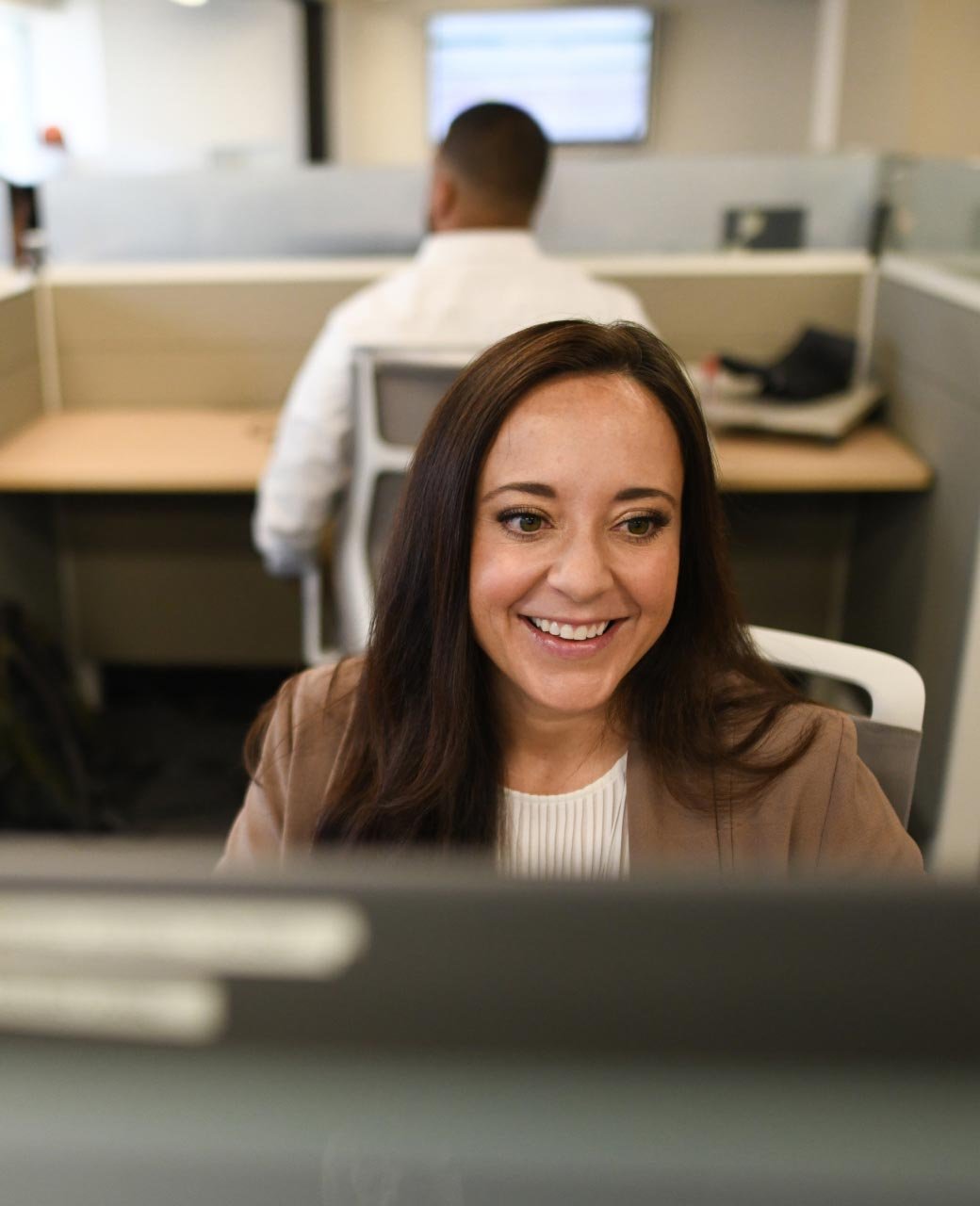 it recruitment specialist helping a client